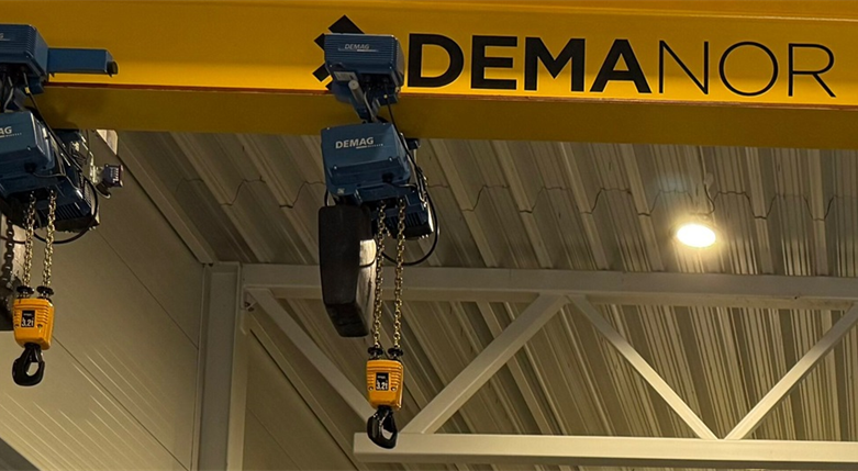 demanor8